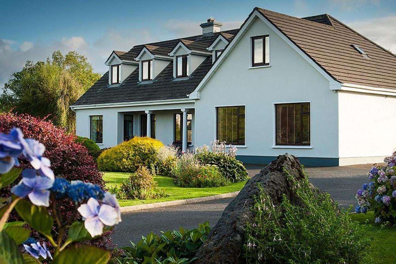 Crossriver Bed And Breakfast Oughterard Buitenkant foto