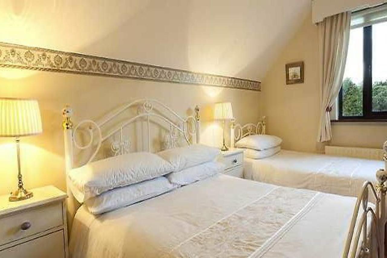 Crossriver Bed And Breakfast Oughterard Buitenkant foto